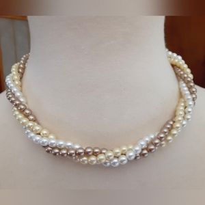 3 strand and colored faux pearl choker and matching pearl post earrings
